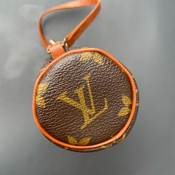 Louis Vuitton papillon pochette in monogram canvas - Picture 7 of 8
